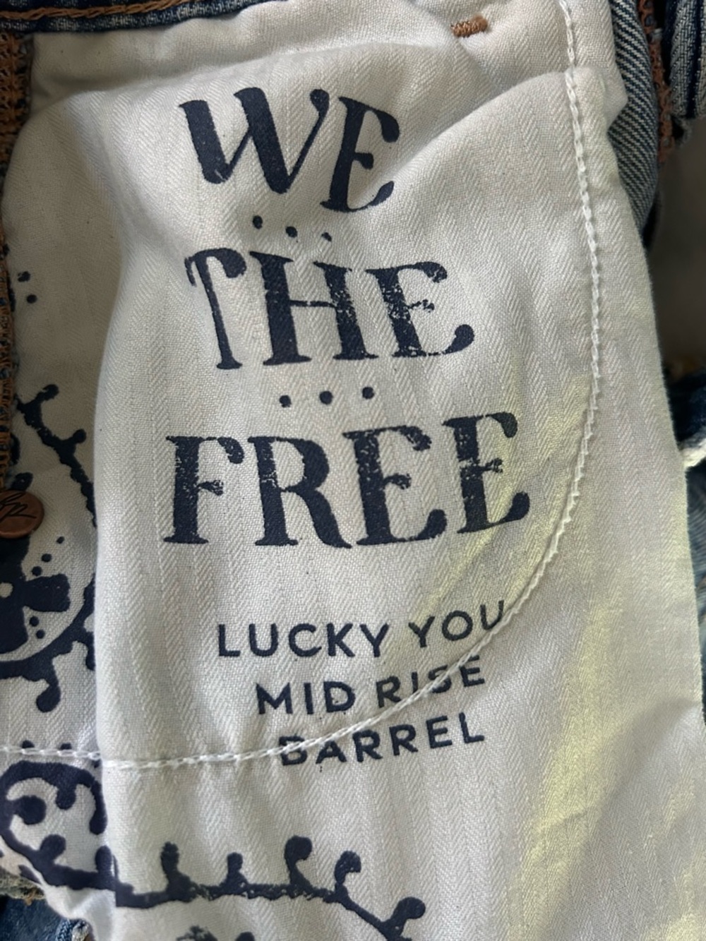 We The Free Lucky You Mid Rise Barrel Blue Jeans Size 25 - Picture 10 of 10
